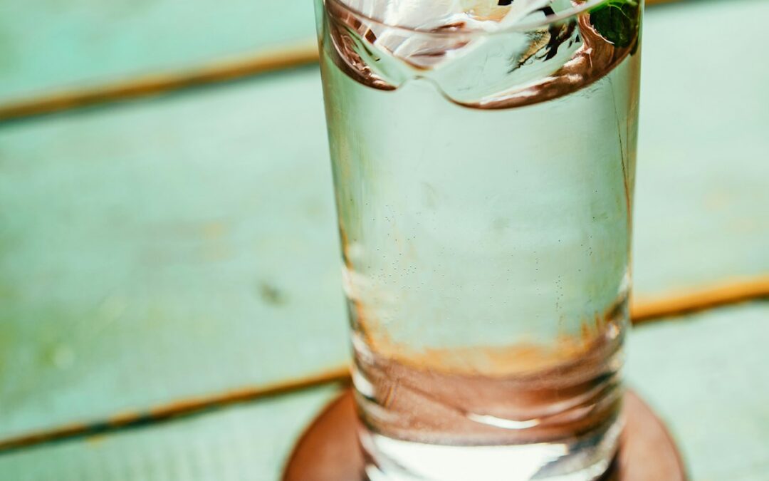 Bien s’hydrater au quotidien : idées simples et gourmandes